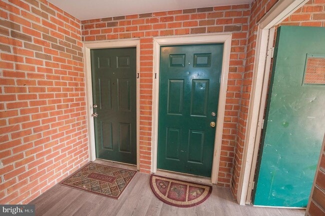 Building Photo - 803 College Ln
