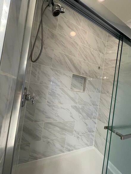 Primary Bath - 5540 Lanier Ave
