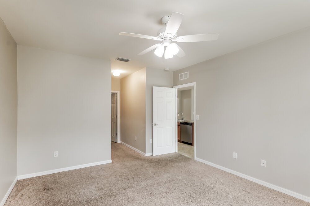 Building Photo - 2002 SE 12th St