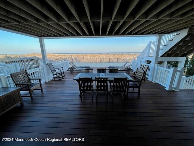 Building Photo - 3632 Ocean Terrace