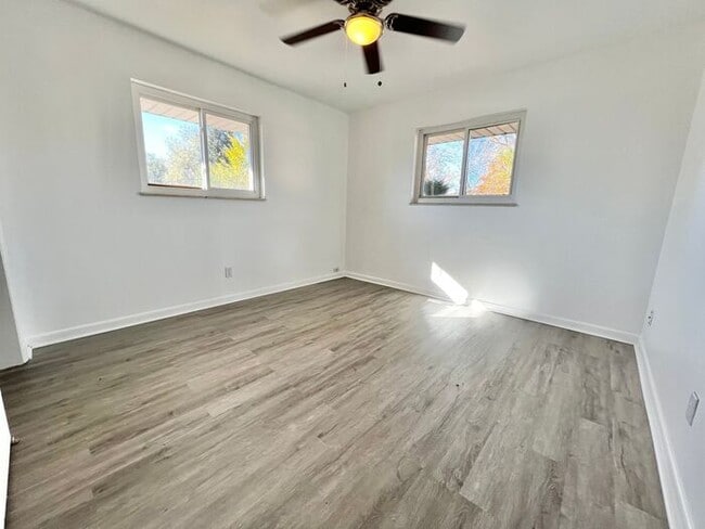 Building Photo - Newly Renovated 2 Bed 1 Bath Duplex in Nor...