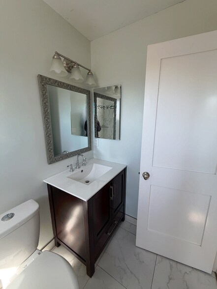 Building Photo - 265 La Veta Ave