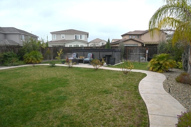 Building Photo - 10060 Carinata Dr