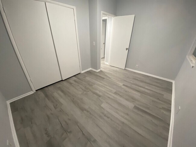 Building Photo - Updated 3 bed 1 bath