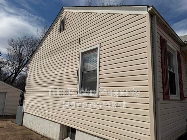 Building Photo - 1145 St Matthew Dr