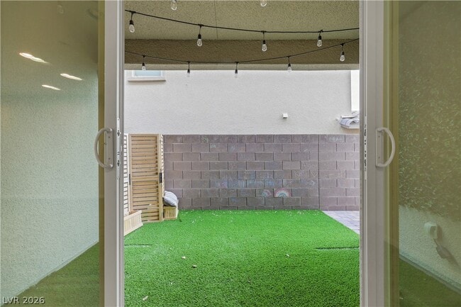 Building Photo - 11696 Redwood Mountain Ave