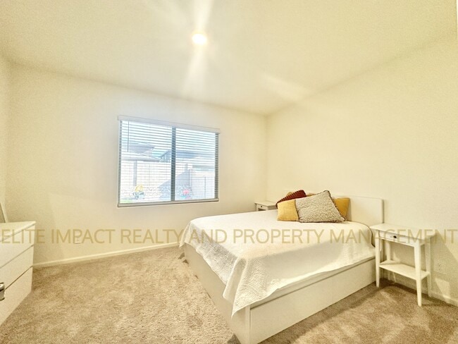 Building Photo - 7755 S Via Casa De Campo