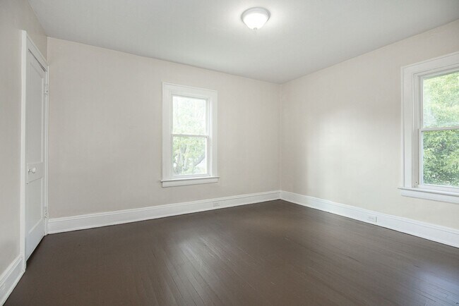 Building Photo - 3250 Berkshire Rd