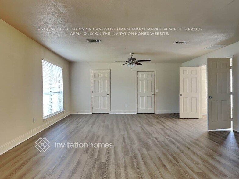 Building Photo - 801 Meadow Creek Dr