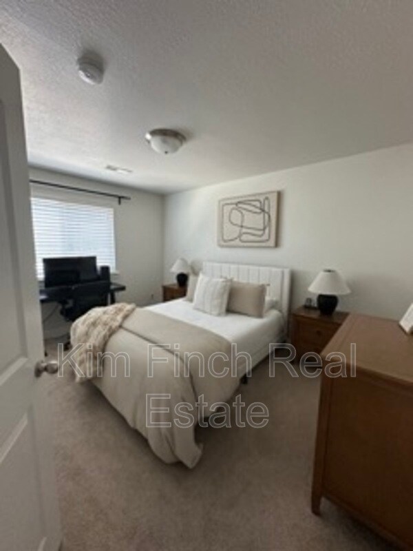 Building Photo - 3637 W 1700 N