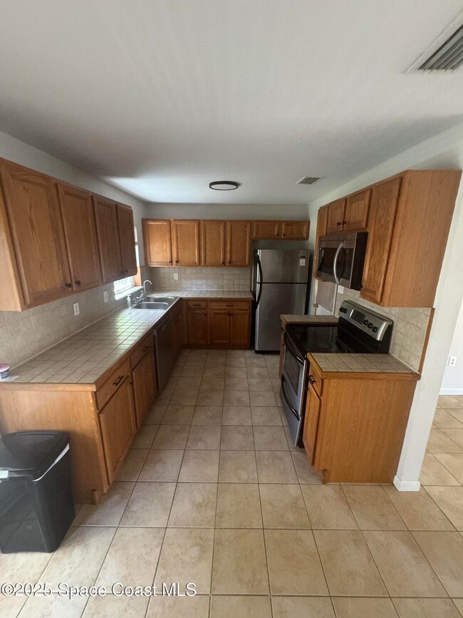 Building Photo - 1953 Harrison Ave