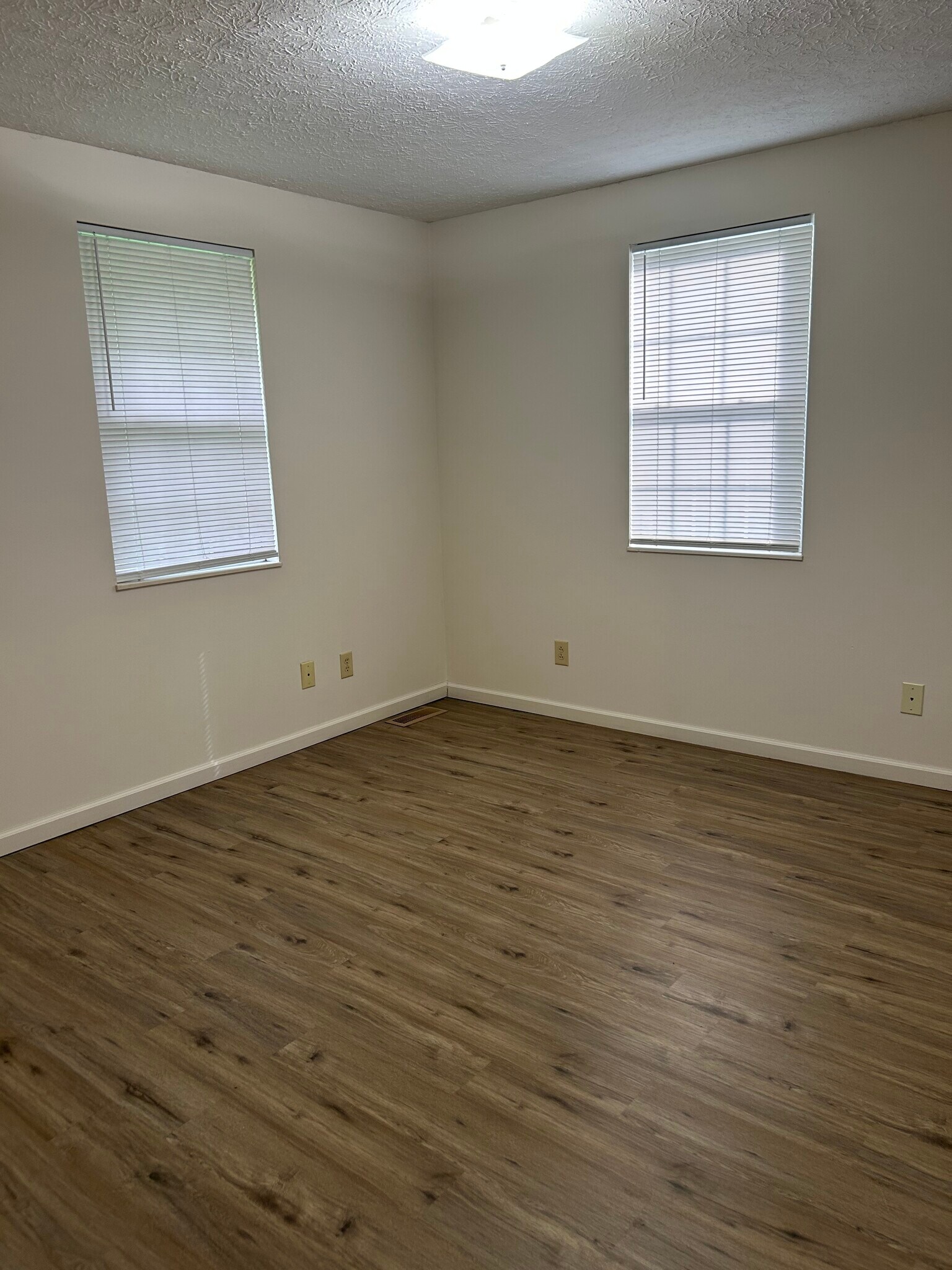 Building Photo - 132 Burkhardt Way