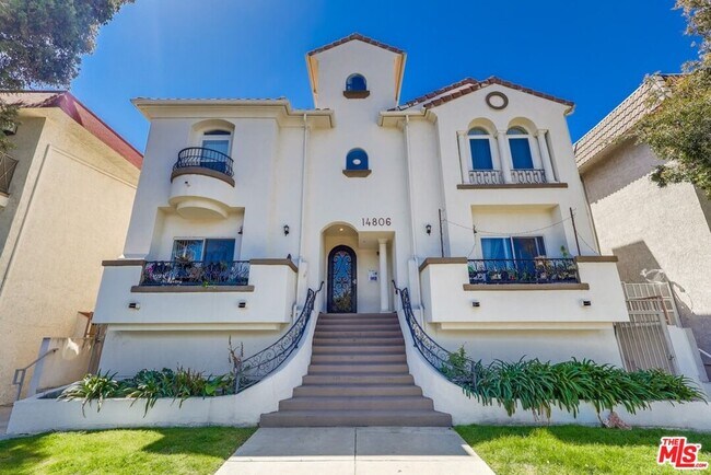 Primary Photo - 14806 Burbank Blvd