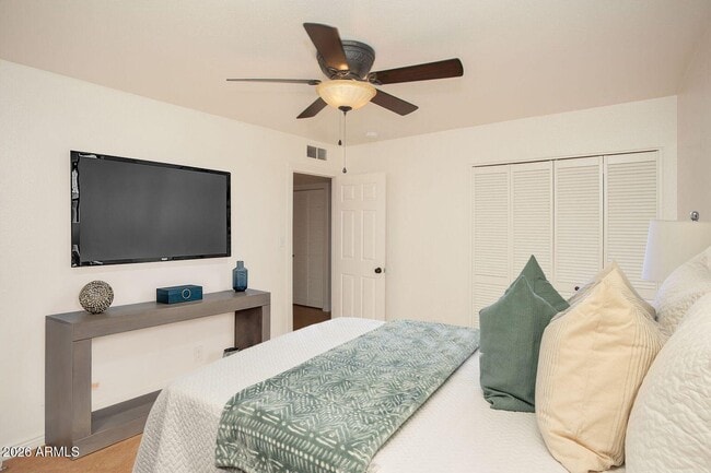 Building Photo - 3228 W Lisbon Ln