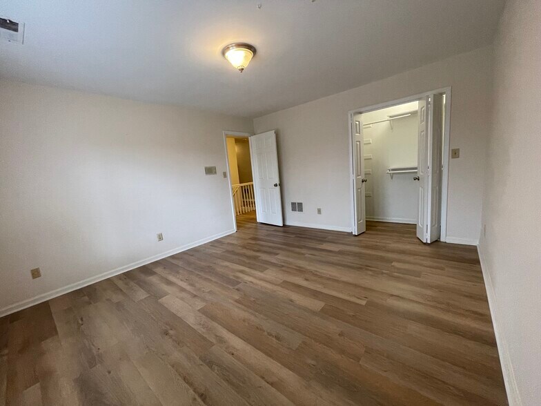 2nd bedroom - 3 Tyrol Ct