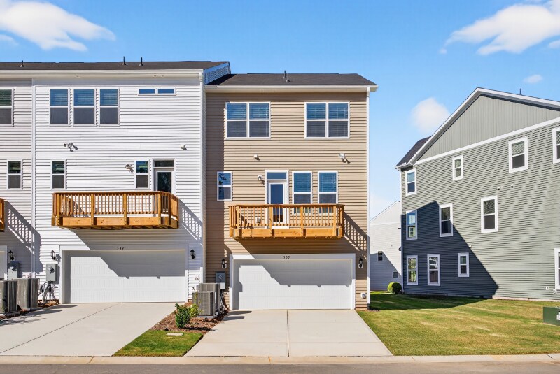 Building Photo - 335 Chesapeake Cmns St