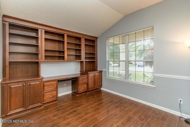 Building Photo - 3515 Laurel Leaf Dr