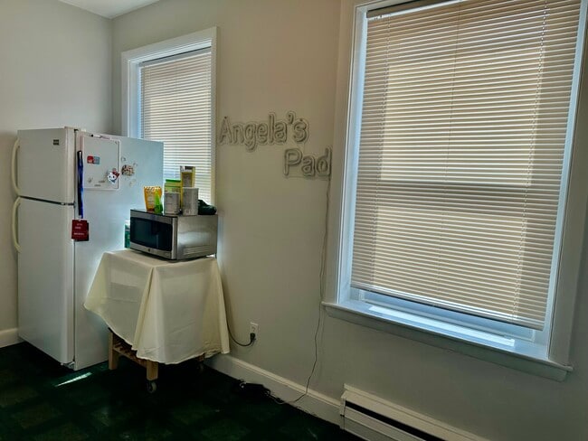 Building Photo - 199 Winthrop Rd