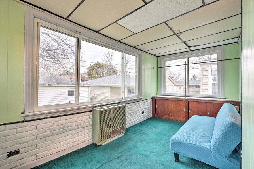 Building Photo - 10431 S Eberhart Ave