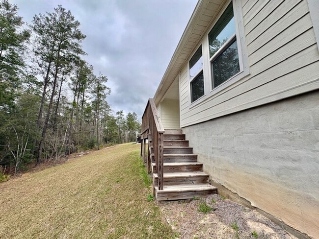 Building Photo - 462 Whispering Creek Ave