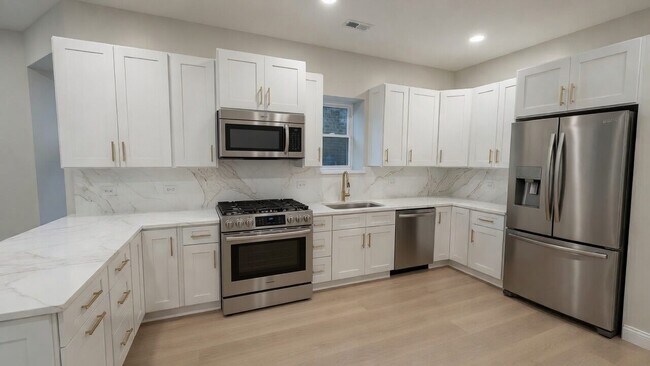 Building Photo - 3602 W 26th St