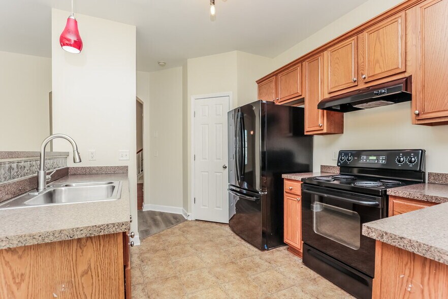 Building Photo - 7854 Rainey Dr