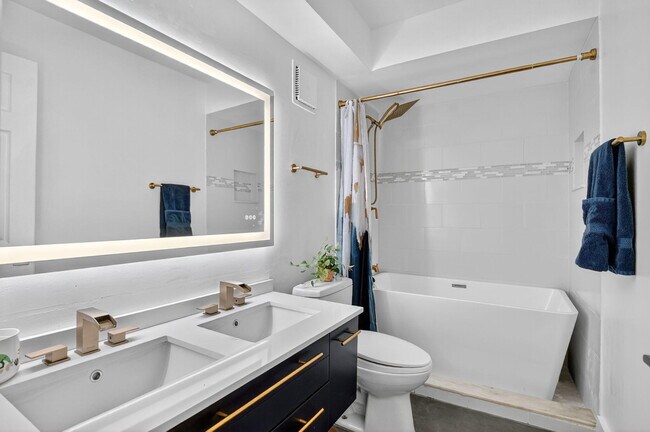 Building Photo - 372 Deer Creek Wildwood Ln E