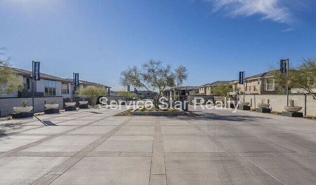 Building Photo - 2121 W Sonoran Desert Dr