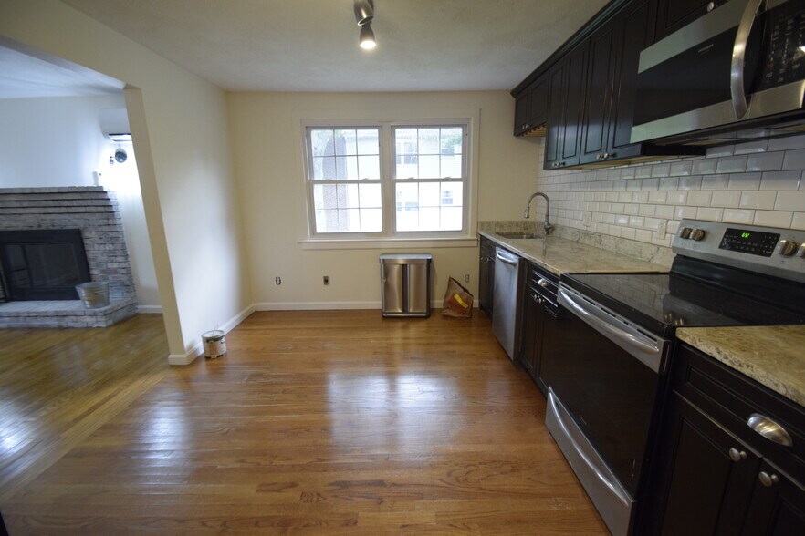 Building Photo - 1189 Boylston St