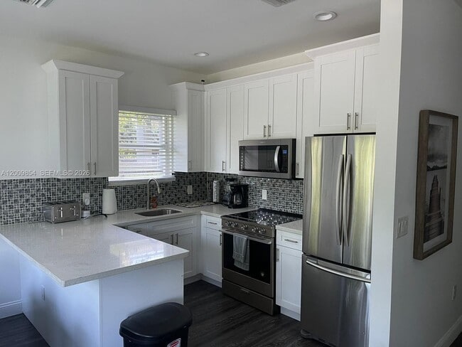 Building Photo - 4034 NW 23rd Ave