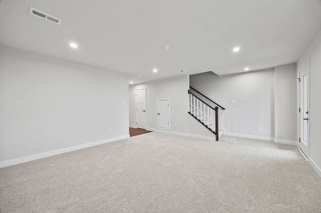 Building Photo - 22 Iron Horse Ln