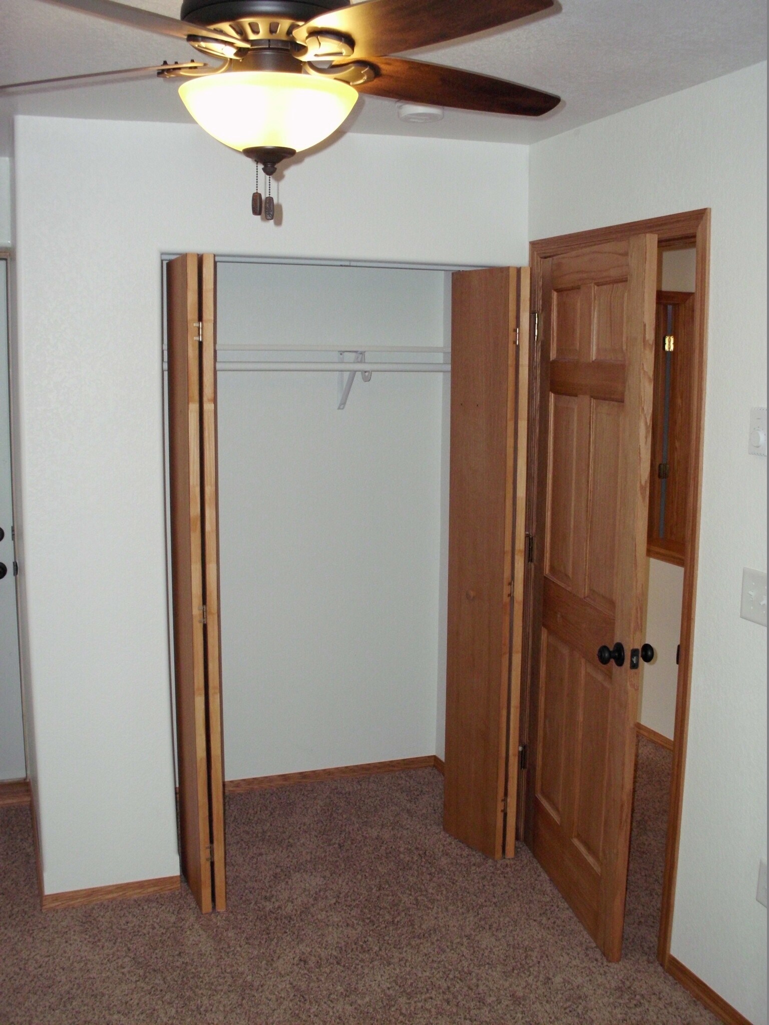 Building Photo - 1303 E 2nd St