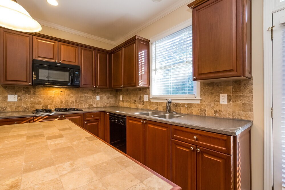 Building Photo - 6730 Creekview Ln