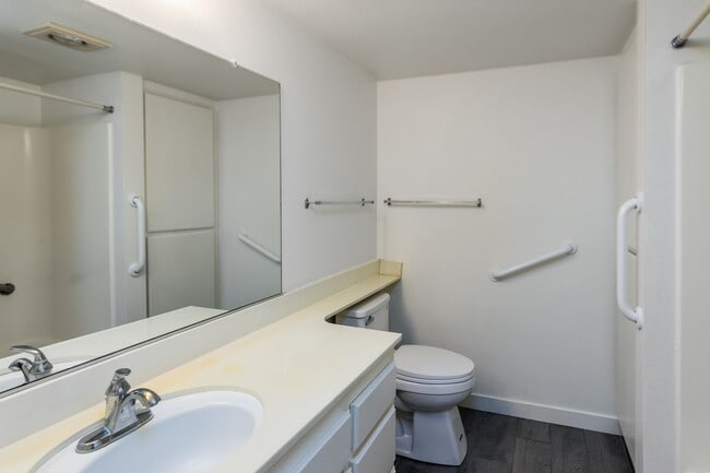 Building Photo - Cozy 2 BED/1 BATH in Exclusive 55+ Senior ...