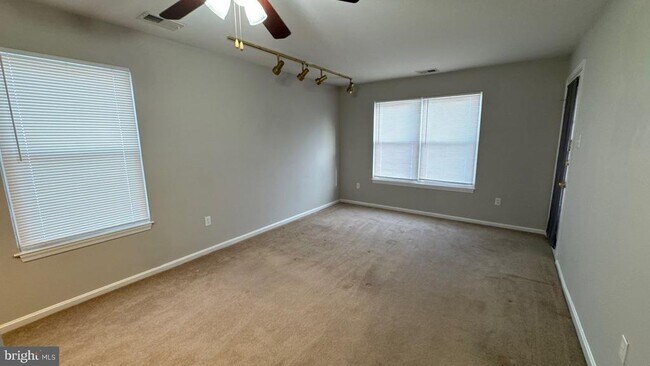 Building Photo - 2 Fallen Tree Ct