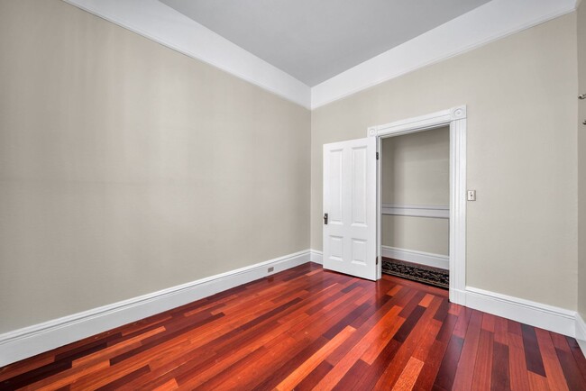 Building Photo - MISSION DISTRICT APARTMENT FOR RENT - $3,5...