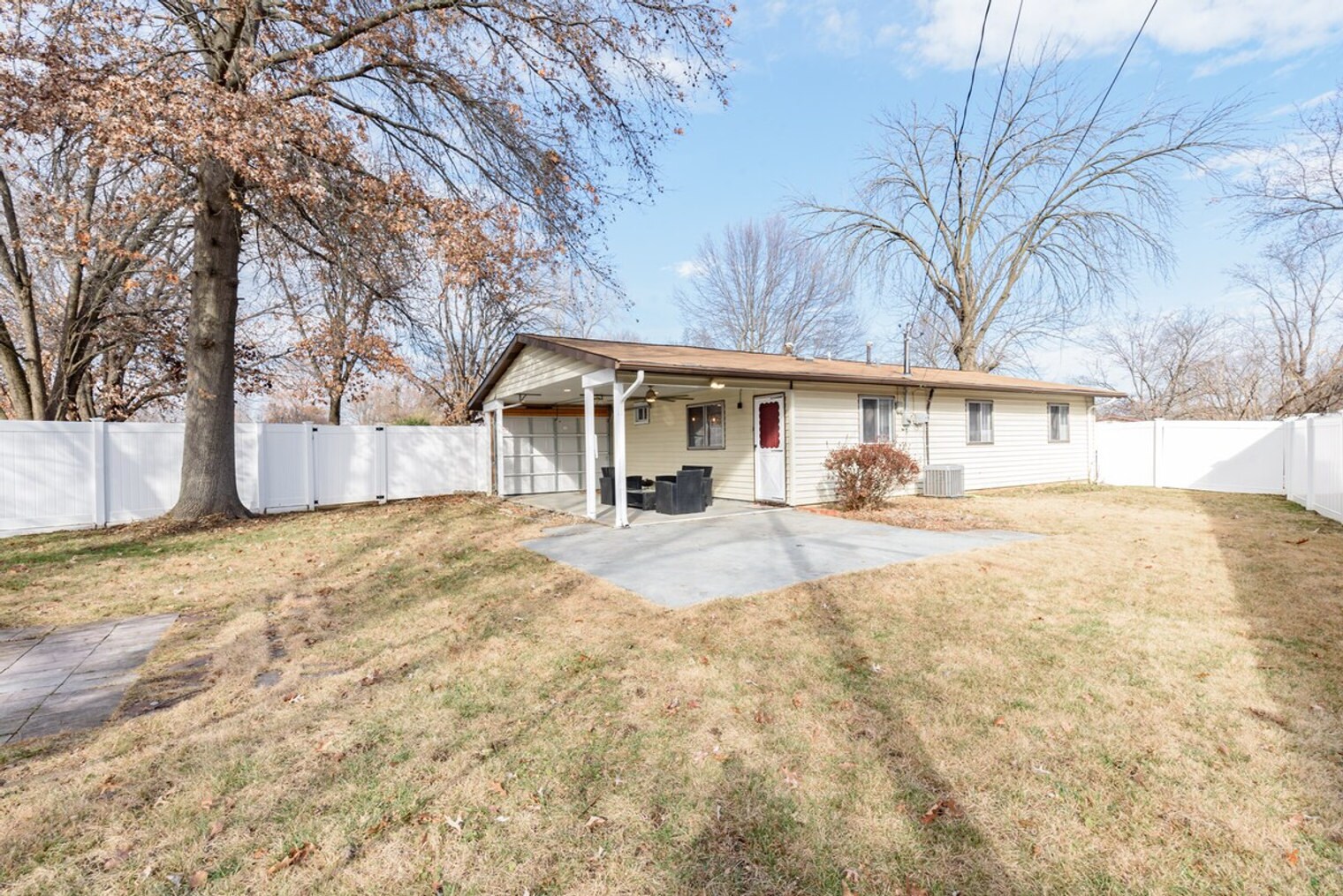Building Photo - 526 Impala Ln