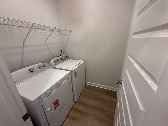 Building Photo - Brand New 3/2 home with fenced yard