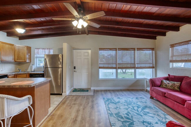 Building Photo - 114 Lynnhurst Dr