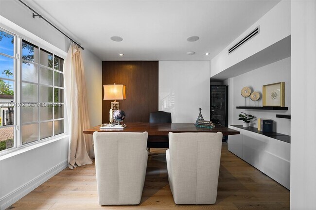 Building Photo - 575 Bay Point Rd