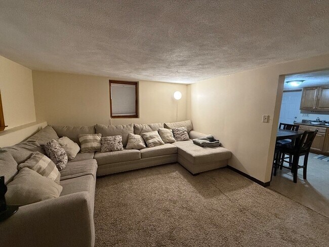 Building Photo - 15 Michael Rd