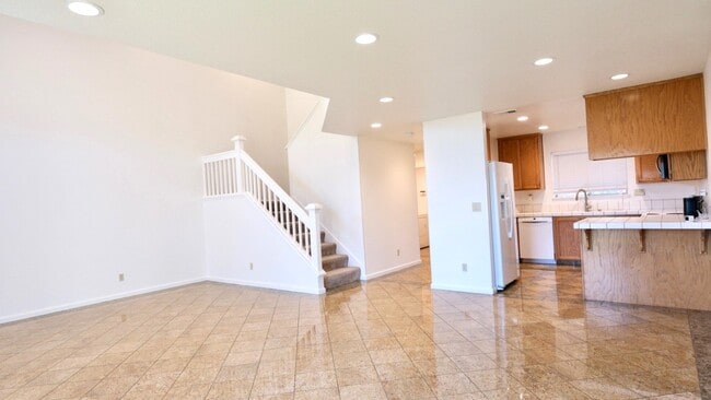 Building Photo - 4378 Conejo Dr