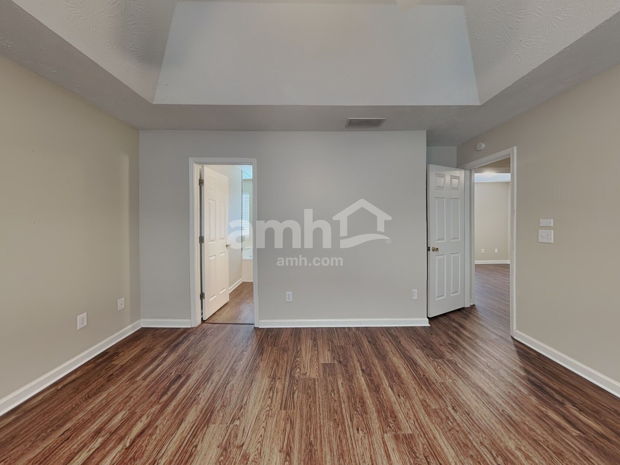 Building Photo - 3052 Lake Park Trail