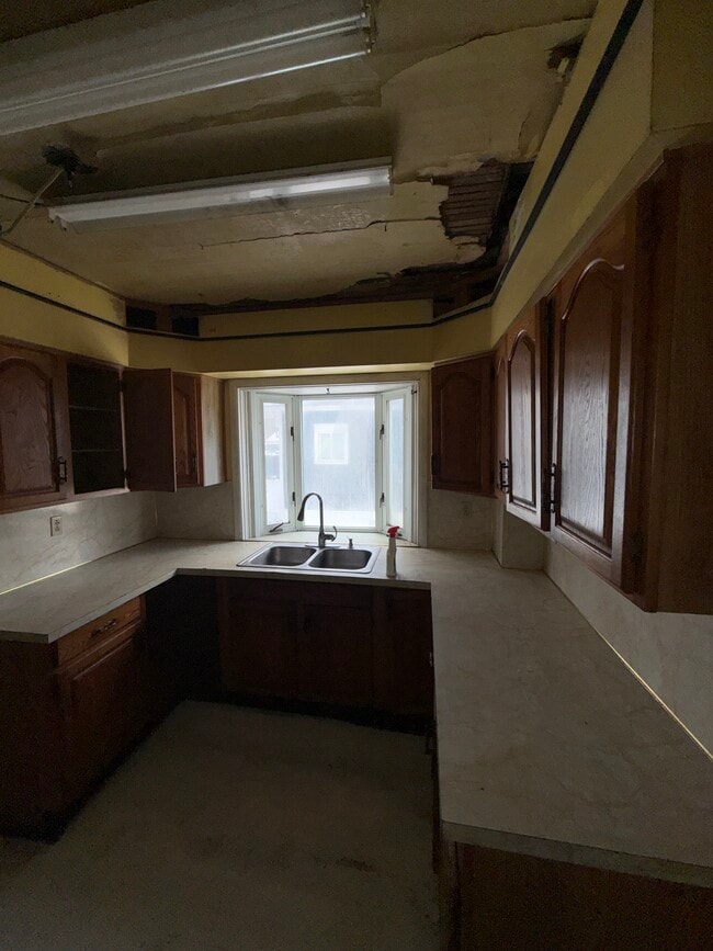 Building Photo - 111 E Livingston Dr