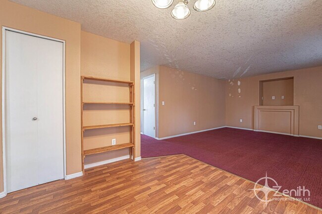 Building Photo - 15501 NE 88th St
