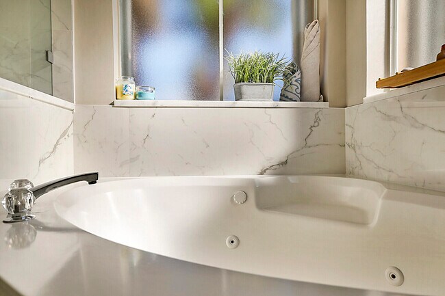 Building Photo - 7167 Ivy Crossing Ln