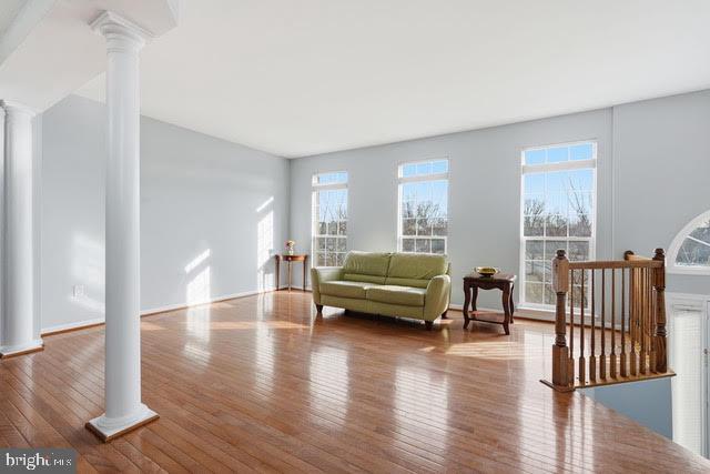 Building Photo - 43281 Goosefoot Square