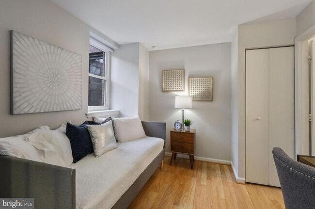 Building Photo - 1438 Meridian Pl NW