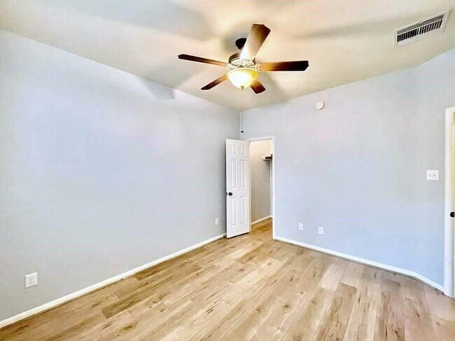 Building Photo - 21510 Sierra Long Dr