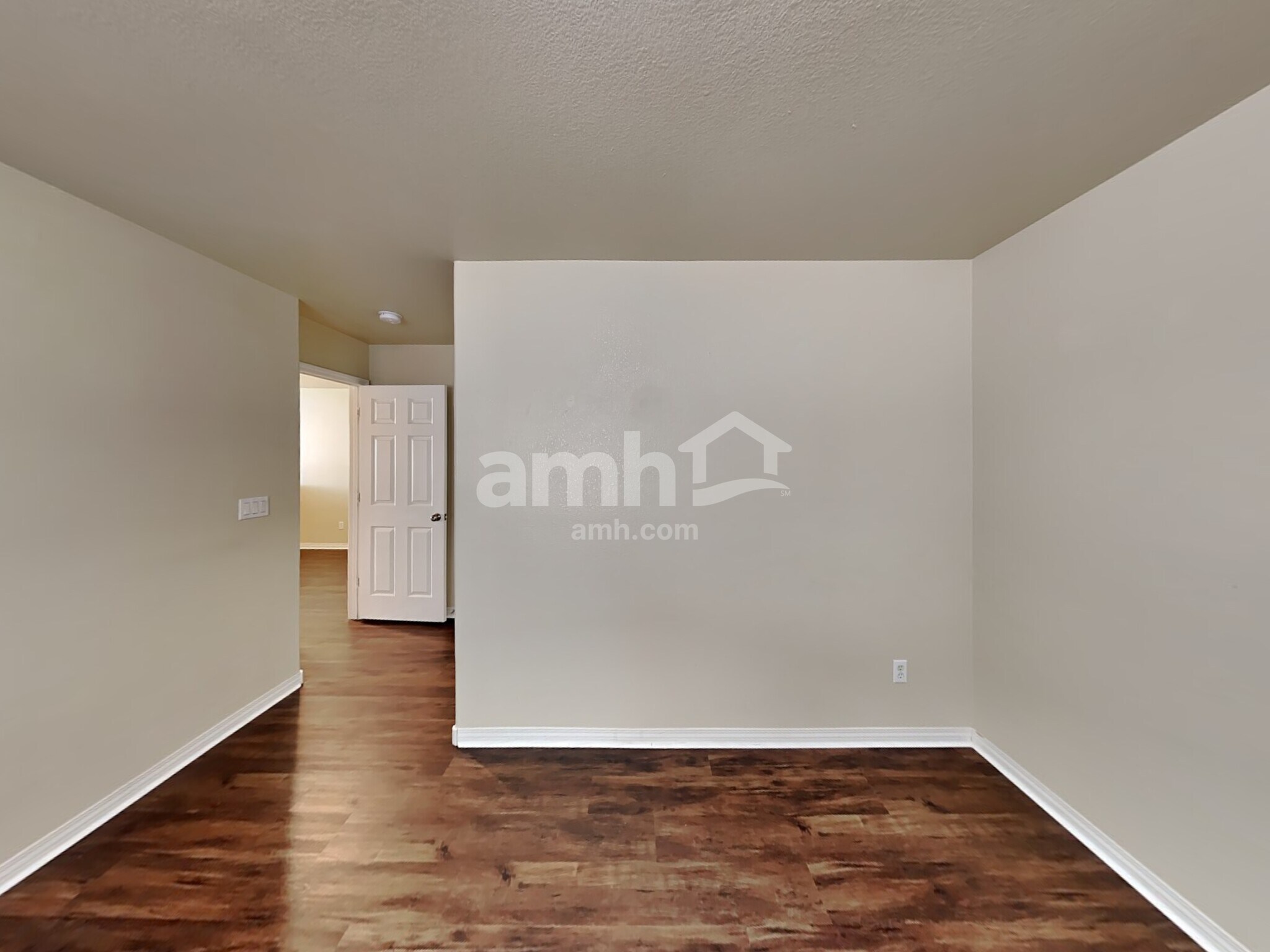 Building Photo - 7269 Vinca Rd
